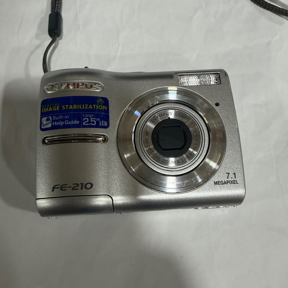 Olympus Unisex FE-210 Digital Camera 7.1MP Silver Y2K Vintage Digicam Aesthetic